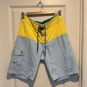 Reef Men's Two-Tone Swim Board Shorts